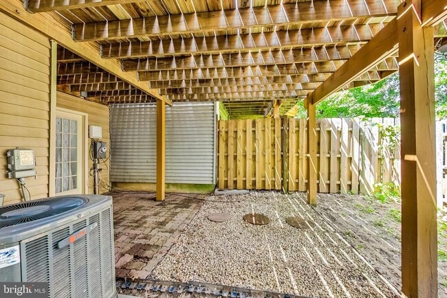 Building Photo - 5 Drumcastle Ct