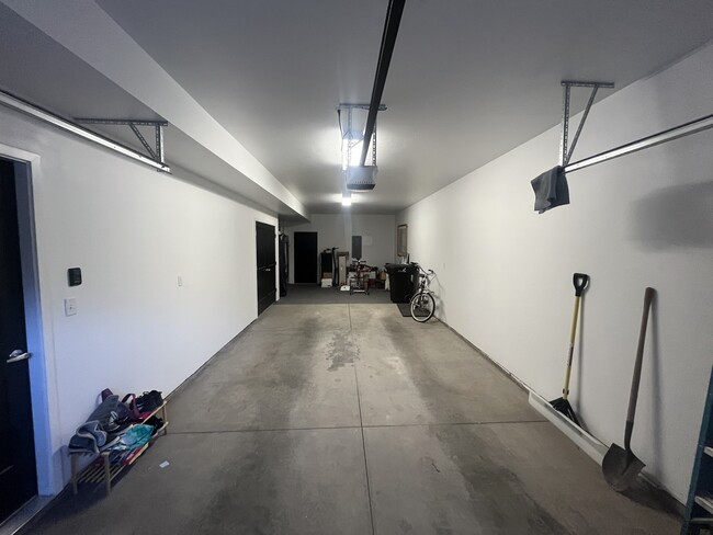 Building Photo - 180 Metz Ln