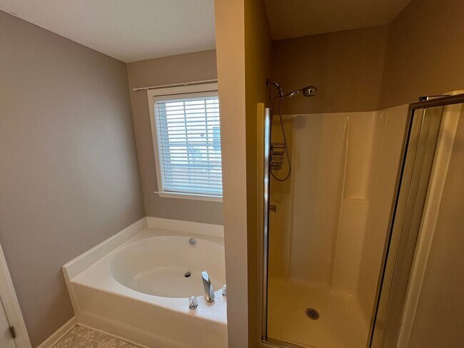 Building Photo - Terrific 3BD, 2BA Home in Prime Location Near Downtown Durham, Southpoint Mall, and RTP