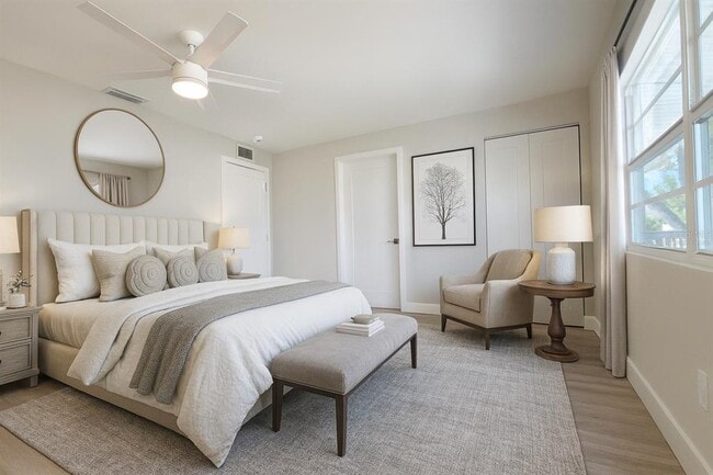 Building Photo - 5039 N Beach Rd