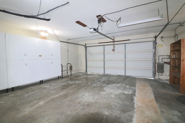 Building Photo - 3 bed/ 2 bath house in University city! Pool/ yard w 2 car garage! Remodeled kitchen and updated ...