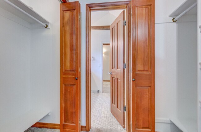Building Photo - Gorgeous 3BD/2.5BA Downtown Boulder Home- ...
