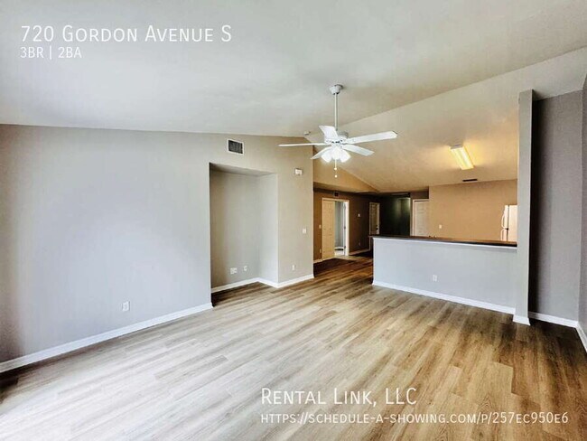 Building Photo - 720 Gordon Ave S