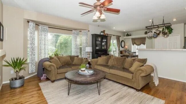 Building Photo - 1333 Lookout Springs Dr