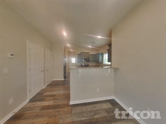 Building Photo - 143 Edgefield Ct