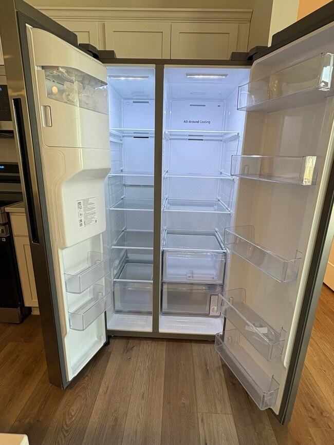 Building Photo - 230 Nw Waverly Dr