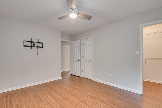 Building Photo - 2019 Hopetown Dr