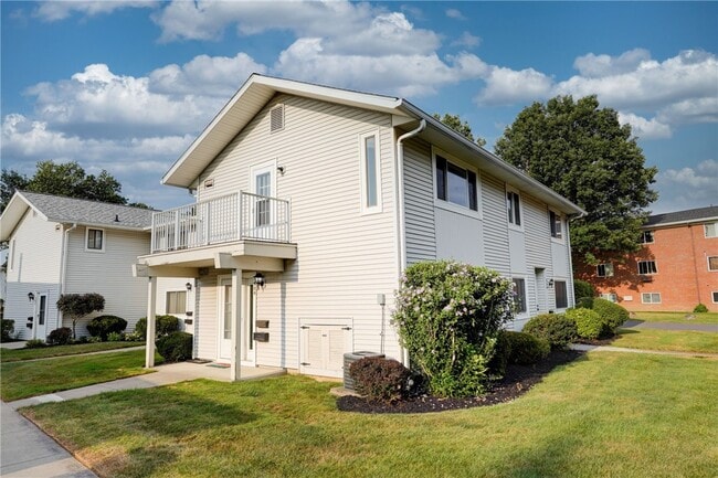 Building Photo - 584 Eastbrooke Ln