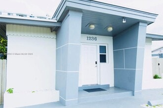 Building Photo - 1236 NE 109th St