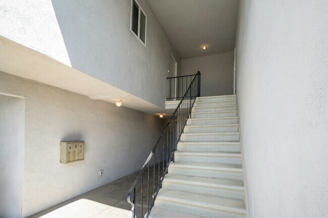Building Photo - 2508 Aviation Blvd