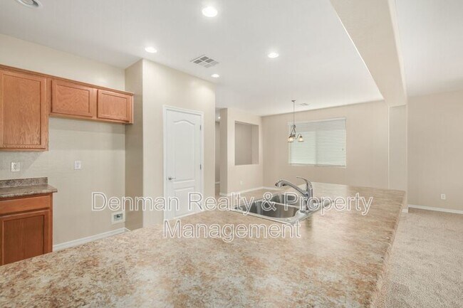 Building Photo - 1154 W Stephanie Ln