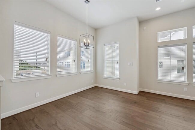 Building Photo - 6304 Brighton Oaks Ln