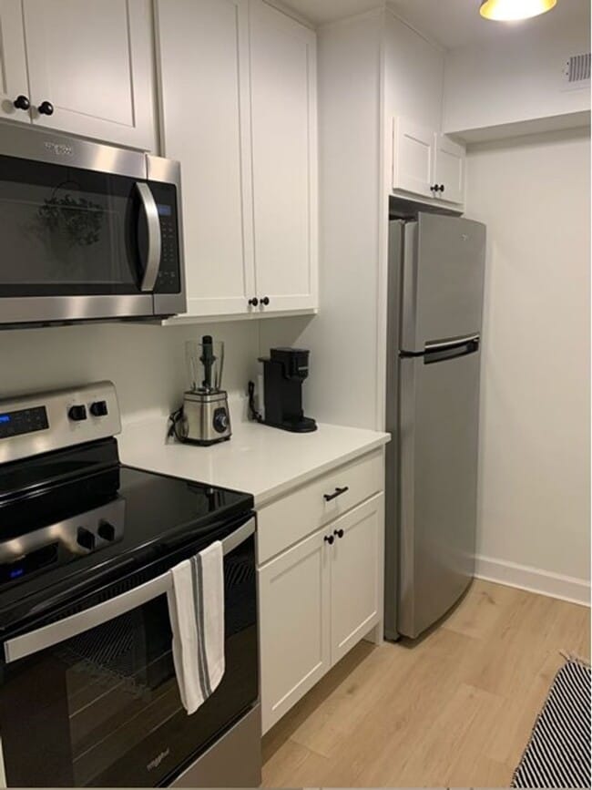 Building Photo - 4 Grand Hall