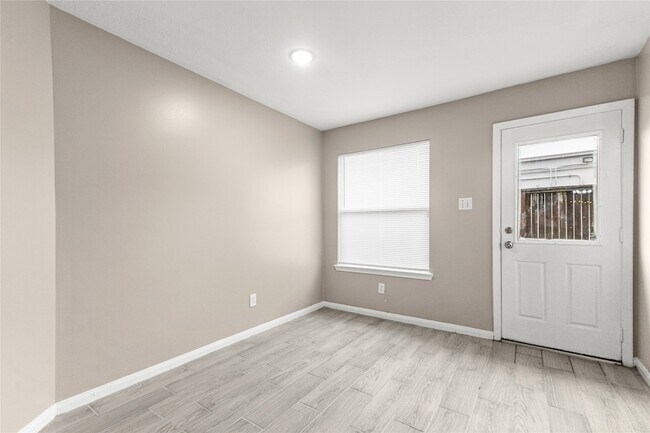 Building Photo - 17250 Cricketbriar Ct