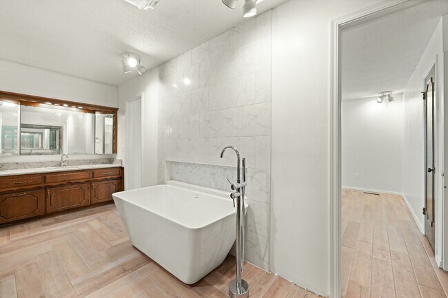 Building Photo - 6321 NW 84th St