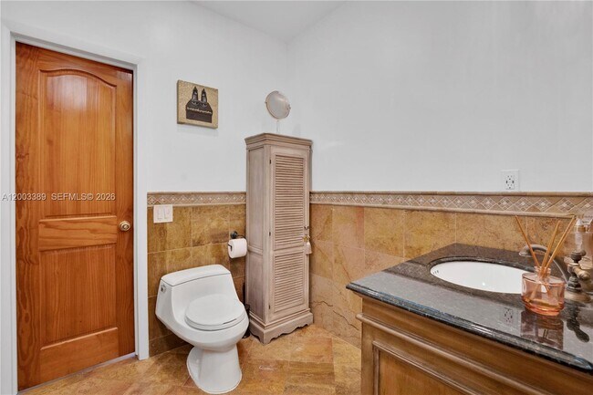 Building Photo - 1524 Siena Ave