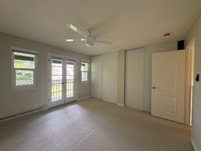 Building Photo - Beautiful Los Gatos Condo, Excellent Schools, 2 Bedroom 1.5 Bath.  Patio and a private one car ga...