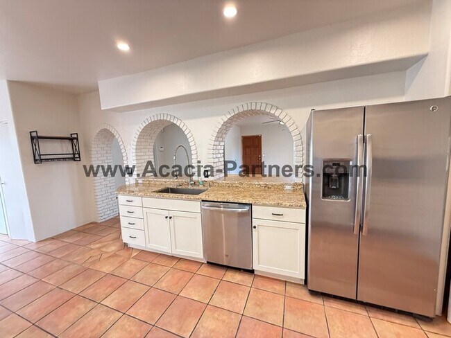 Building Photo - Spacious Four Bedroom Home