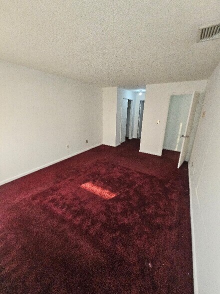 Building Photo - 136 Kane St