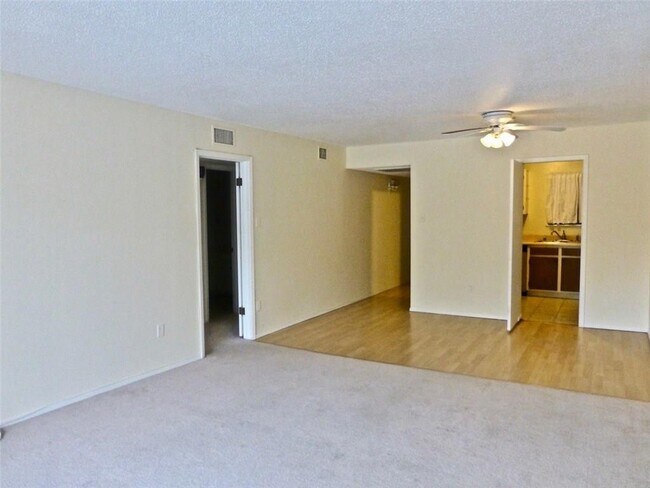 Building Photo - 4800 N Stanton St