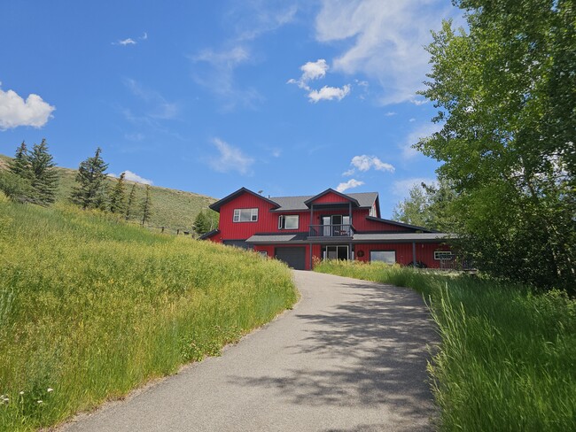 Building Photo - 6748 Henrys Rd