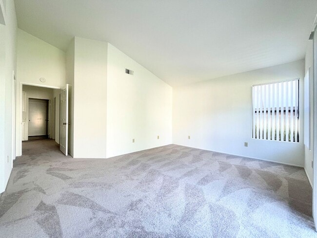 Building Photo - Single Level in Shadowridge w/ A/C!