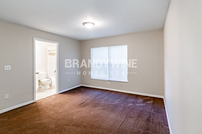 Building Photo - 2907 E 27th Ave