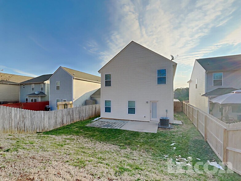 Building Photo - 817 Alta Wy