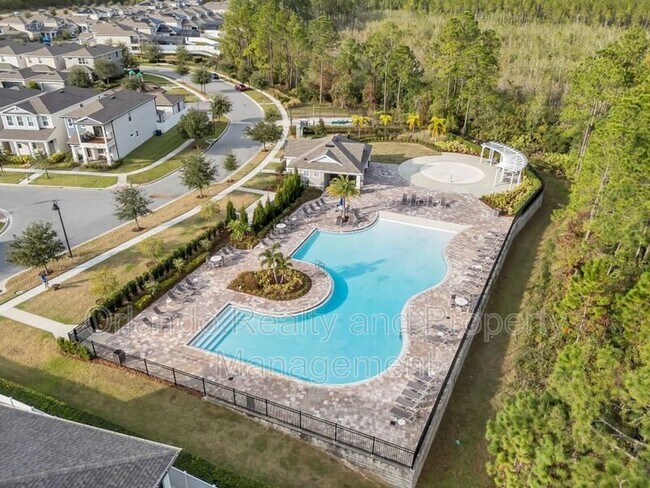 Building Photo - 15155 Mayberry Dr