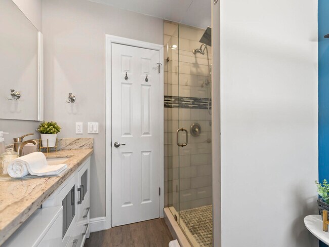 Building Photo - 801 SE 14th St