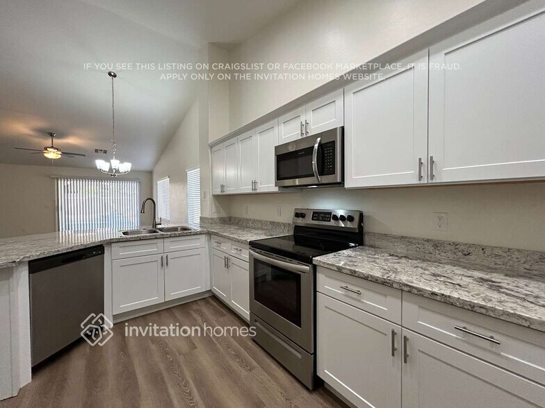 Building Photo - 15572 W Meade Ln