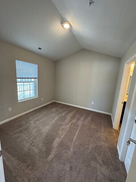 Building Photo - 125 S Shore Blvd