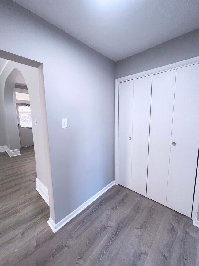 Building Photo - 62 N Bryant Ave