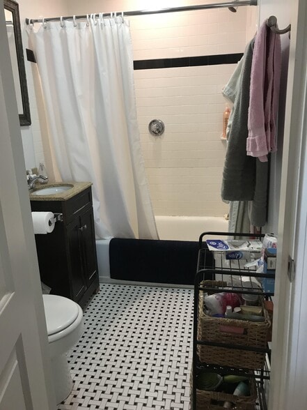 Bathroom - 109 Beacon St
