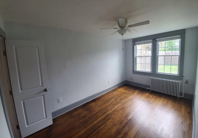 Building Photo - Modern 1 Bedroom Abode Off of H Street! Pa...