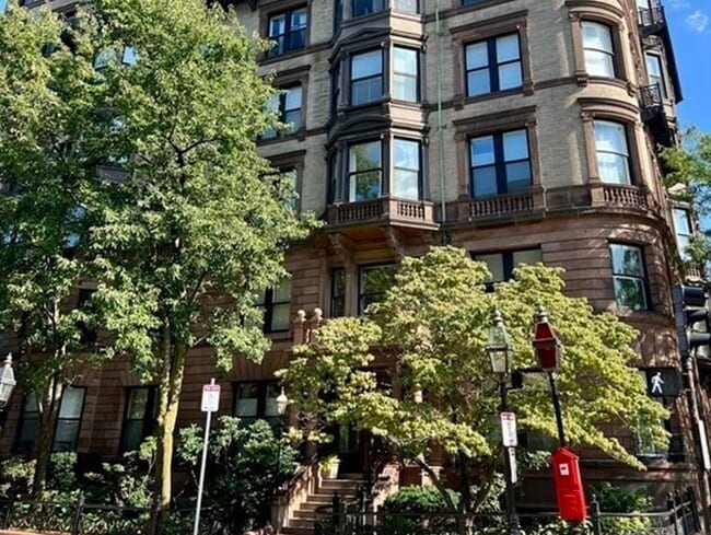 Building Photo - 416 Marlborough St