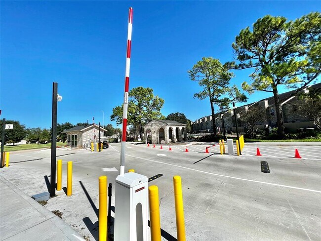 Building Photo - 8083 El Mundo St