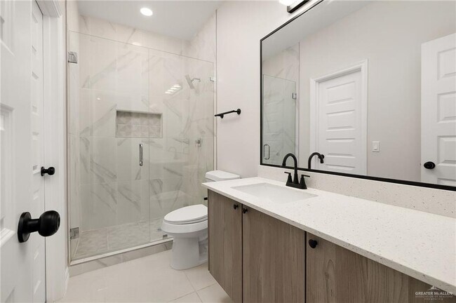 Building Photo - 21 Hilltop Ave