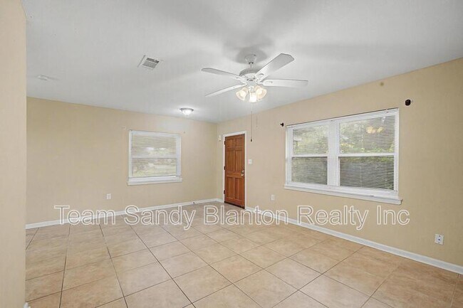 Building Photo - 560 N 72nd Ave