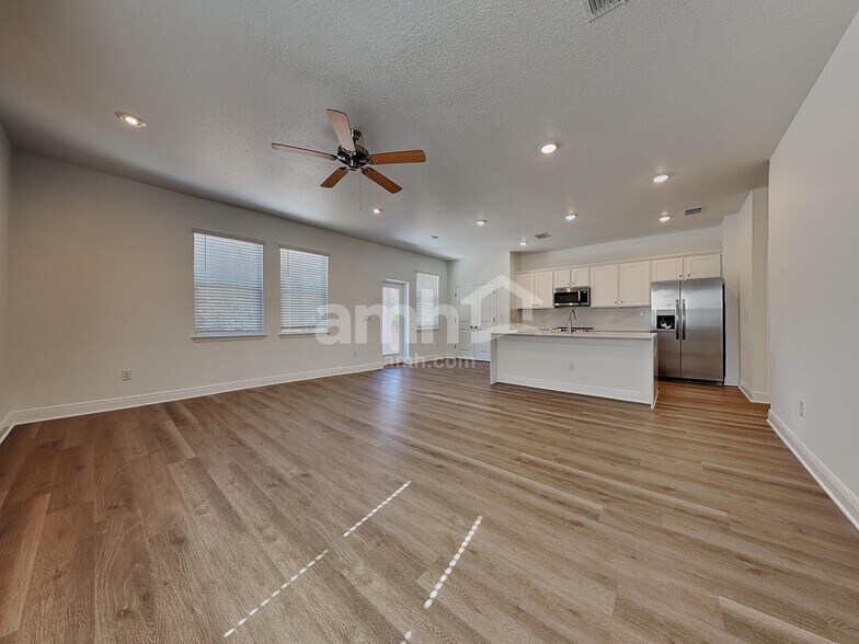 Building Photo - 6695 Atlantic Bch Ave