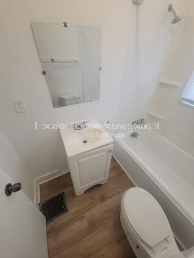 Building Photo - 1451 W 34th St