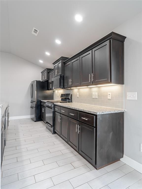 Building Photo - 910 Redfree Dr