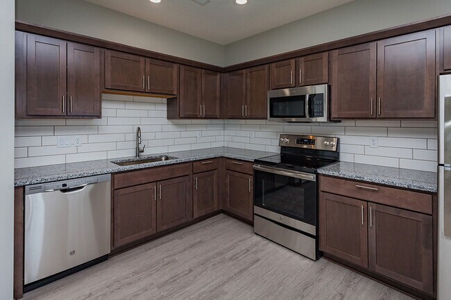 Building Photo - 1017 NW Lexi Ln