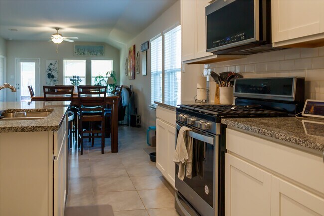 Building Photo - 10201 Waterwall Ln