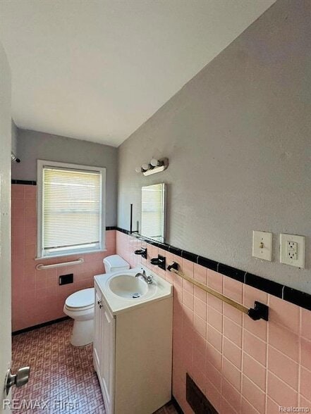 Building Photo - 15318 Whitcomb