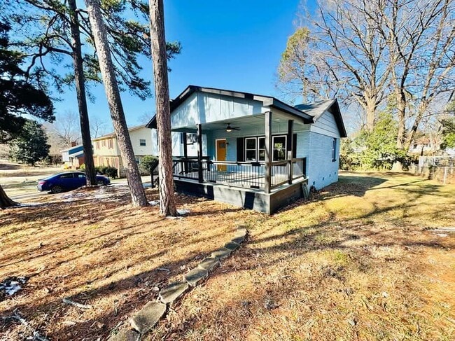 Building Photo - 1001 Archdale Dr