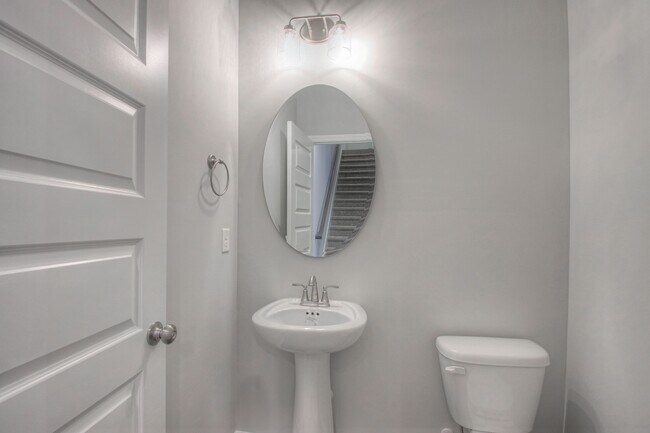 Building Photo - 4340 Doral Dr