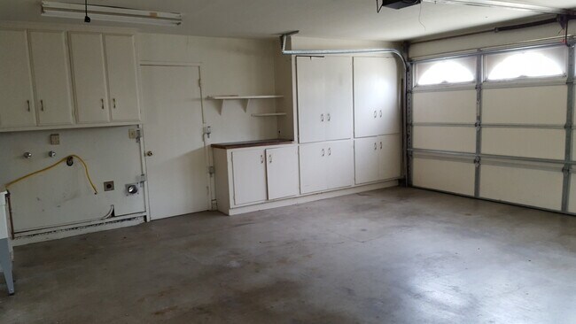 Building Photo - 1960 Harris Ave