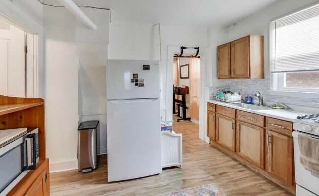 Building Photo - 3248 S Paulina St