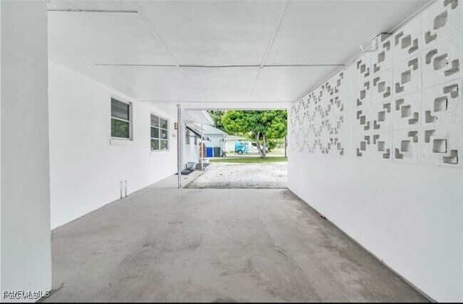 Building Photo - 1661 Coronado Rd